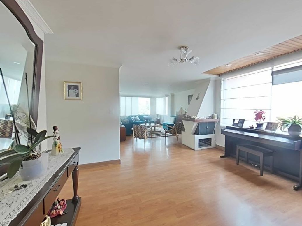 Apartamento de 4 alcobas en venta en Chicó Norte, Bogotá, 204 m² · foto 2 de 20