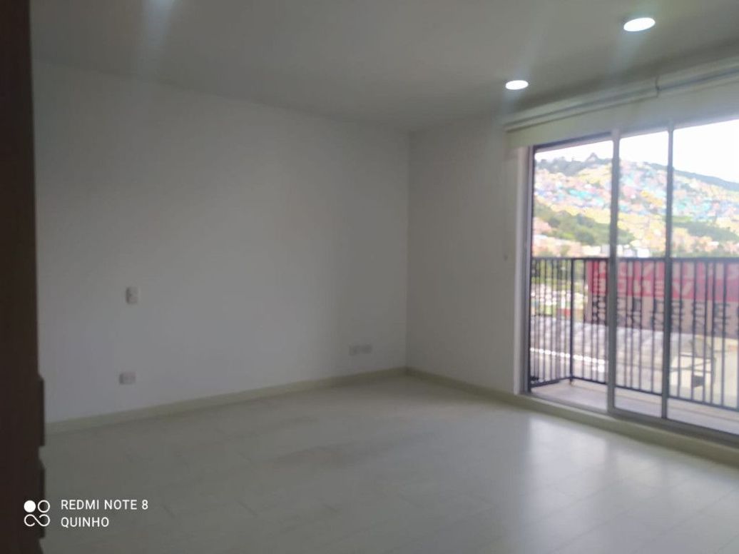 Apartaestudio en venta en Santa Teresa, Bogotá, 37 m² · foto 2 de 19
