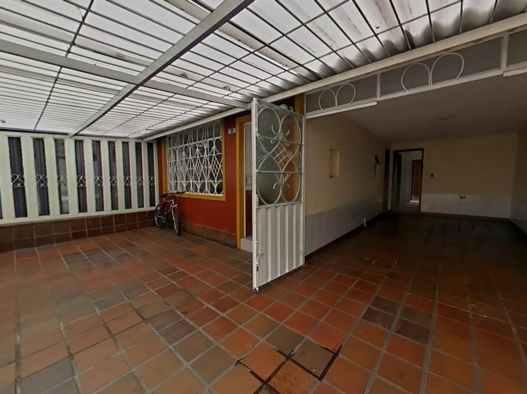 Casa de 7 alcobas en venta en Santa Isabel, Bogotá, 398 m² · foto 2 de 20