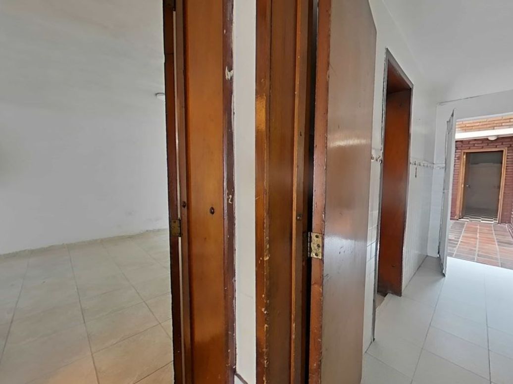 Casa de 7 alcobas en venta en Santa Isabel, Bogotá, 398 m² · foto 4 de 20
