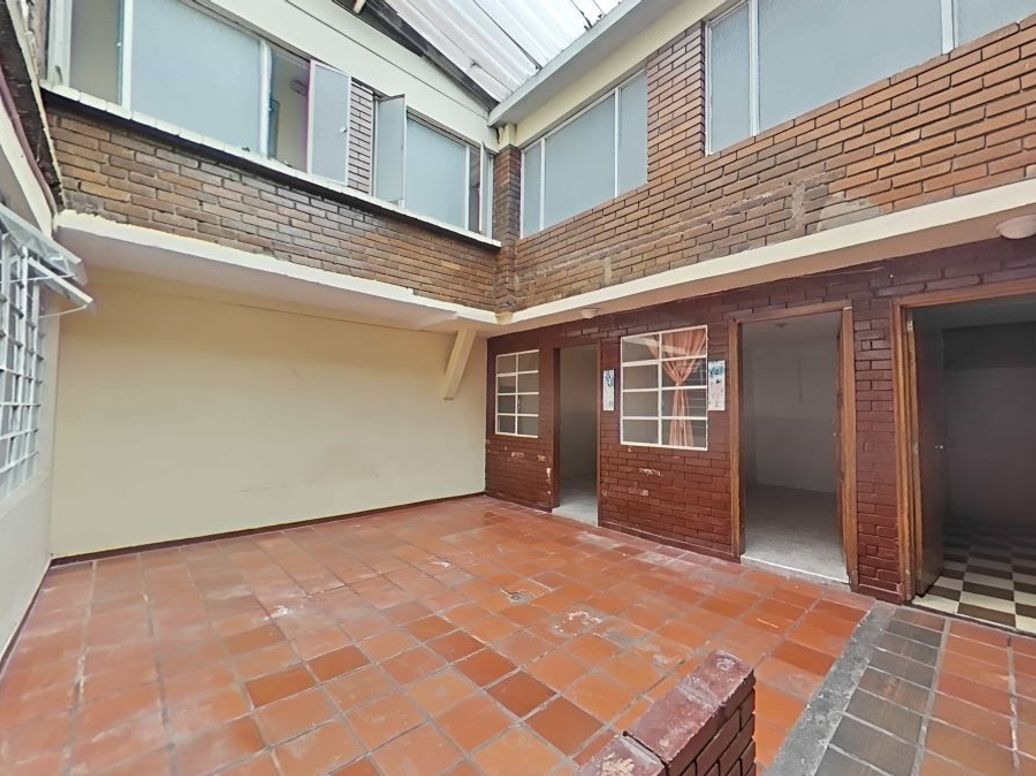 Casa de 7 alcobas en venta en Santa Isabel, Bogotá, 398 m² · foto 11 de 20