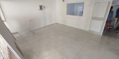 Descubre esta oficina ubicada en el corazón de la ciudad, con una superficie de 77,55 metros cuadrados distribuidos de manera eficiente. Este espacio cuenta con 1 baño para mayor comodidad. Ideal para profesionales que buscan un lugar inspirador para trabajar. ¡No pierdas la oportunidad de hacer de este lugar tu nuevo espacio de trabajo!