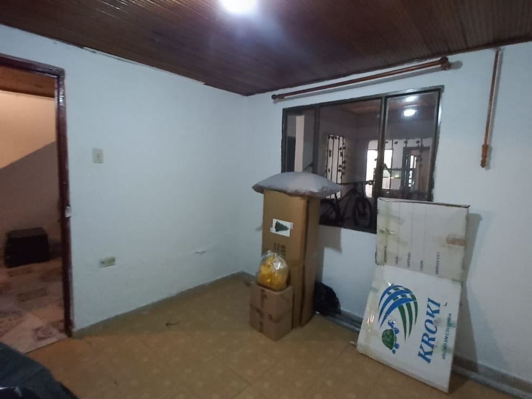 Casa de 6 alcobas en venta en Ciudad Kennedy Central, Bogotá, 240 m² · foto 13 de 20