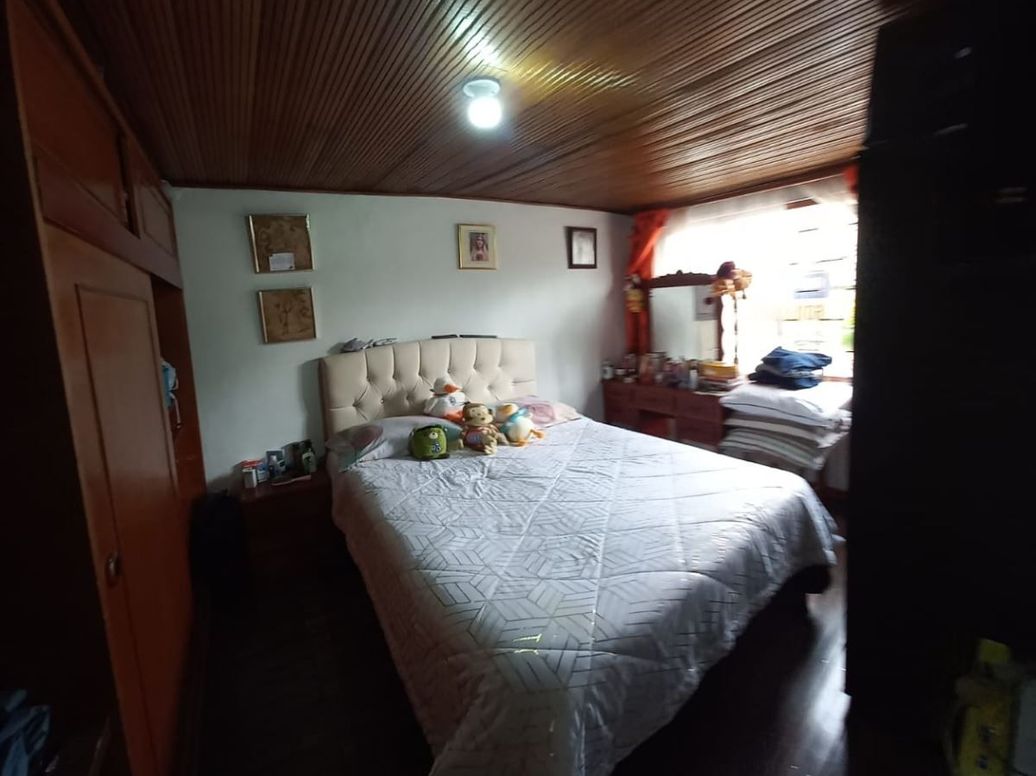 Casa de 6 alcobas en venta en Ciudad Kennedy Central, Bogotá, 240 m² · foto 4 de 20