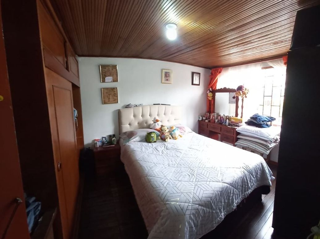 Casa de 6 alcobas en venta en Ciudad Kennedy Central, Bogotá, 240 m² · foto 5 de 20
