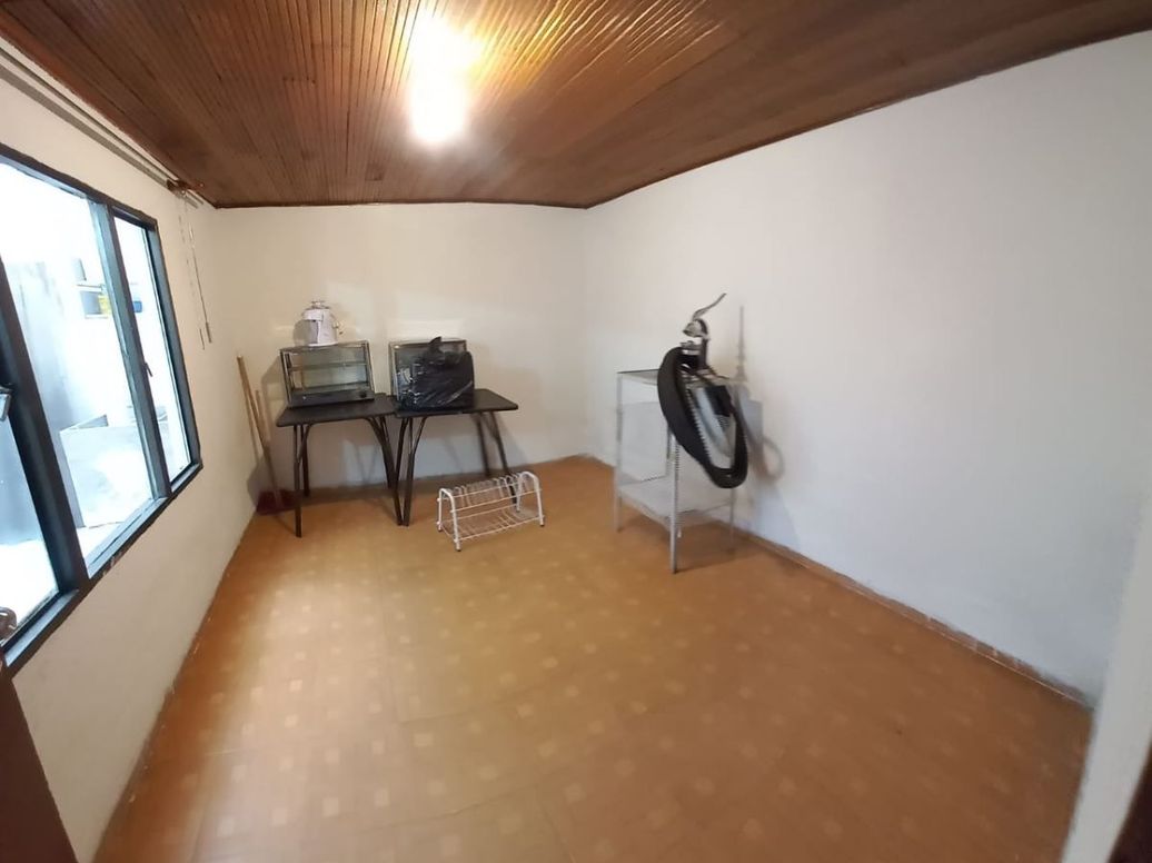 Casa de 6 alcobas en venta en Ciudad Kennedy Central, Bogotá, 240 m² · foto 8 de 20