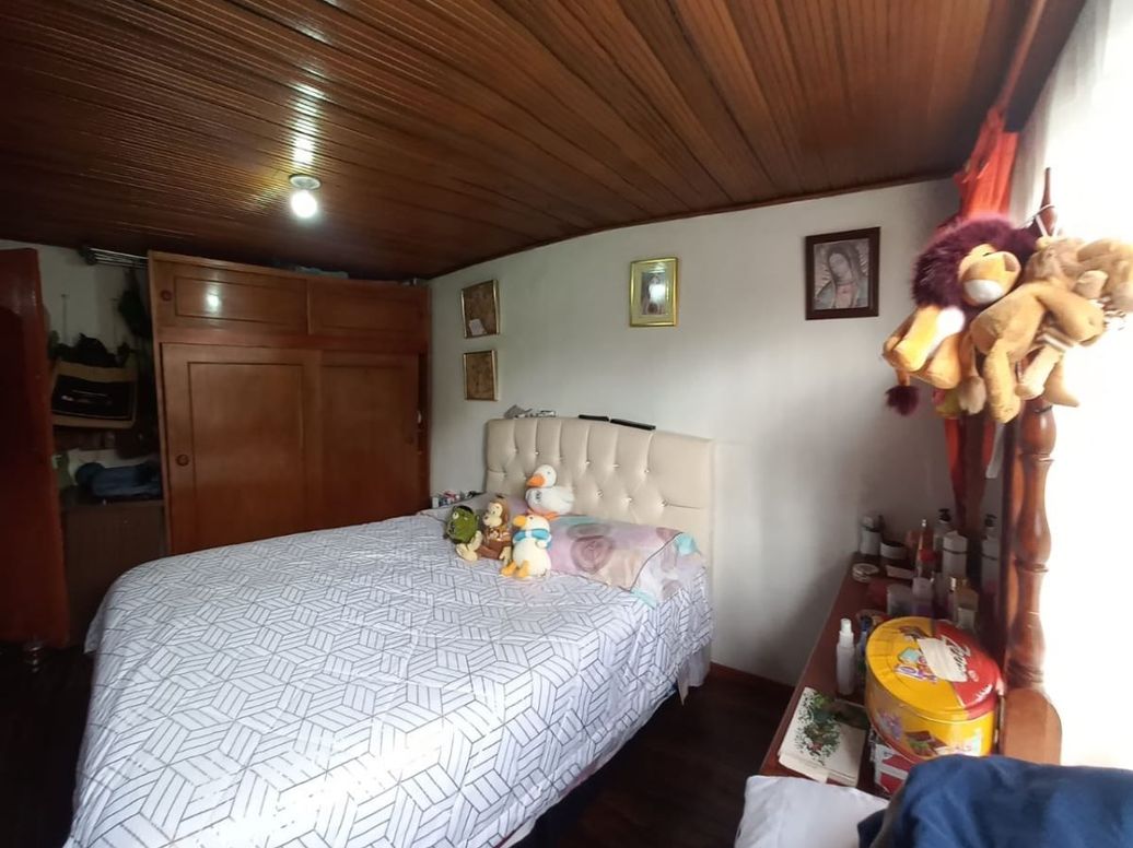 Casa de 6 alcobas en venta en Ciudad Kennedy Central, Bogotá, 240 m² · foto 6 de 20