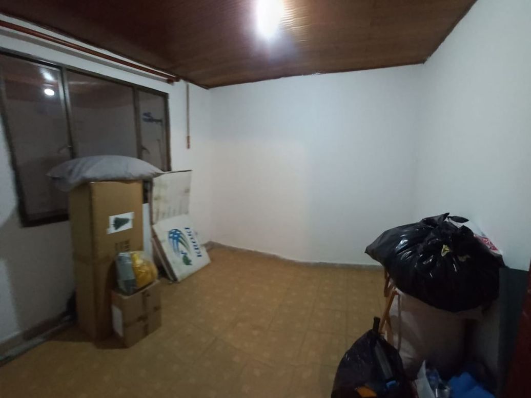 Casa de 6 alcobas en venta en Ciudad Kennedy Central, Bogotá, 240 m² · foto 12 de 20