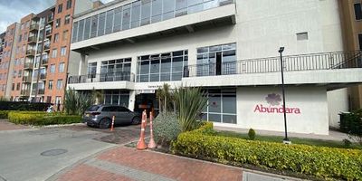 Apartamento en arriendo Sector LA PROSPERIDAD - MADRID CUNDINAMARCA. Conjunto cerrado - 6to piso. con ascensor 3 habitaciones, 2 baños, sala-comedor, cocina integral, zona de lavandería y balcón. REMODELADO para estrenar. ubicado en zona residencial, parques y zonas verdes. agenda tu cita somos Acuerdo Virtual Inmobiliario.