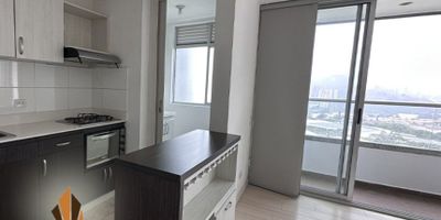 Apartamento en venta Suramérica Itagüí.
Excelente opción para vivir en zona residencial tranquila, con acceso rápido a la Autopista Sur y cercano a centros comerciales como el Mall de la 77, Mall Suramérica y SmartFit, a solo 5 minutos de la estación Estrella. El apartamento de 69.11 m² cuenta con 2 habitaciones, 2 baños, Vestier, clósets, sala comedor, zona de TV, cocina integral, zona de ropas, balcón, parqueadero sencillo y cuarto útil. Piso en porcelanato y red de gas natural con calentador. La unidad cerrada ofrece portería 24 horas, ascensor, salón social, zonas verdes, parque infantil, piscina, sauna, turco, gimnasio, shut de basuras y parqueadero de visitantes. Vive con comodidad y excelentes conexiones.
