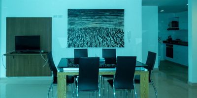 Codigo: 907FR1349  Venta De  Apartamento Sector Fontanar Fusagasuga  ¡Bienvenido al lujo y la comodidad en tu nuevo hogar! Este espectacular apartamento de dos habitaciones, ubicado en un edificio con todas las amenidades que puedas desear, está listo para convertirse en tu refugio perfecto en la ciudad.

Características del Apartamento:


 Dos habitaciones con closets, siendo la principal con baño privado para mayor privacidad y confort.
 Baño social para la comodidad de tus visitantes.
 Zona de estudio, ideal para trabajar desde casa o para los estudios de los más pequeños.
 Cocina integral totalmente equipada, perfecta para tus habilidades culinarias.
 Zona de lavado independiente, garantizando la practicidad en tus tareas domésticas.
 Sexto piso con ascensor para facilitar tu acceso al hogar.


Amenidades del Edificio:


 Piscina para disfrutar de días soleados y relajantes.
 Gimnasio para mantener un estilo de vida activo y saludable.
 Servicio de enfermería disponible para tu tranquilidad y bienestar.
 Salón social para eventos y reuniones con amigos y familiares.


Ubicación Privilegiada:


 Situado en un sector residencial a pocas cuadras de la Avenida Las Palmas, ofreciendo fácil acceso a importantes vías de transporte.
 Cerca de hospitales y zonas bancarias, brindándote la conveniencia que necesitas en tu día a día.


 
