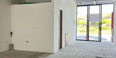 LOCAL EN RENTA!! 85mts2 en una excelente ubicación, frente a la estación el Viajero, cerca  todo, restaurantes,  colegios, centros comerciales, aeropuerto. ideal para tu negocio. CONTACTANOS YA!! 