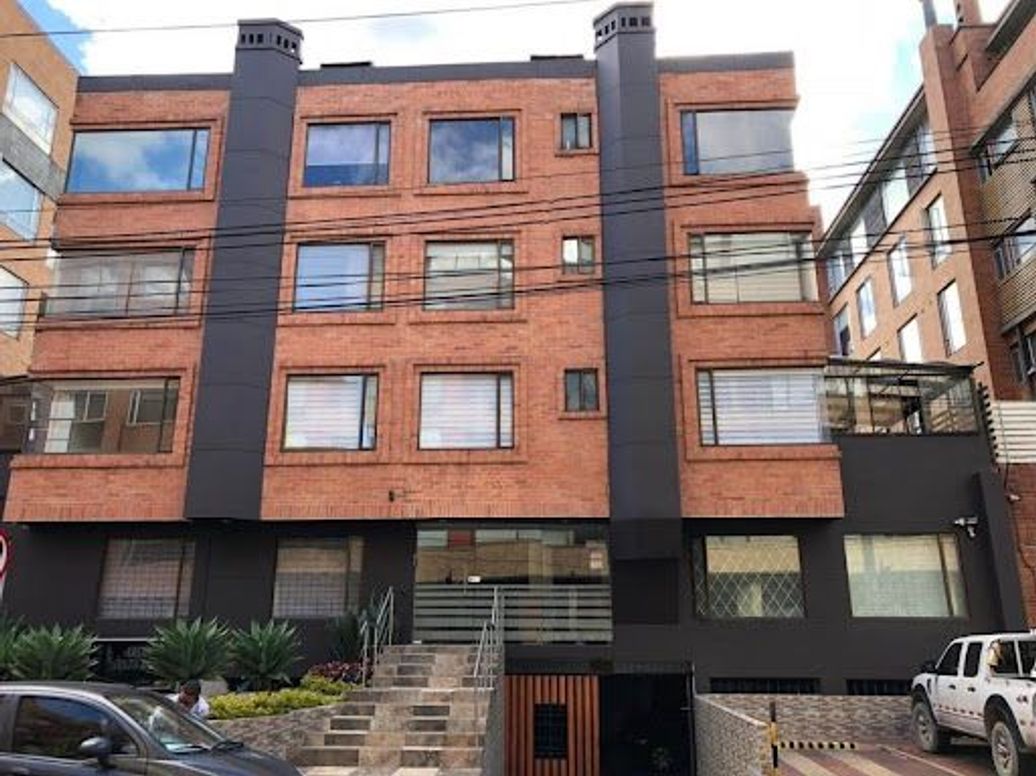 Apartamento de 3 alcobas en venta en Santa Barbara, Bogotá, 154 m² · foto 2 de 20