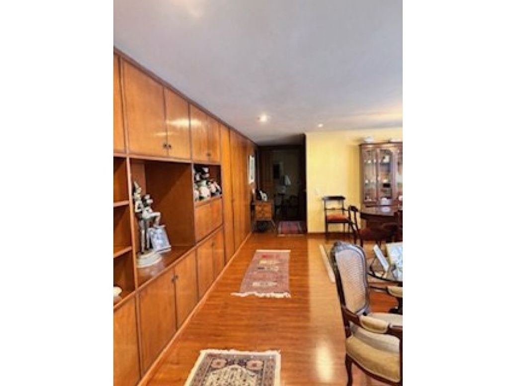 Apartamento de 3 alcobas en venta en Chico, Bogotá, 188 m² · foto 8 de 14