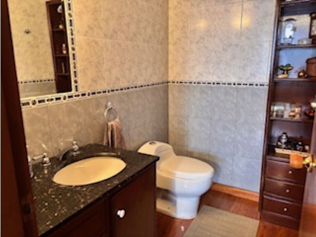 Apartamento de 3 alcobas en venta en Chico, Bogotá, 188 m² · foto 12 de 14