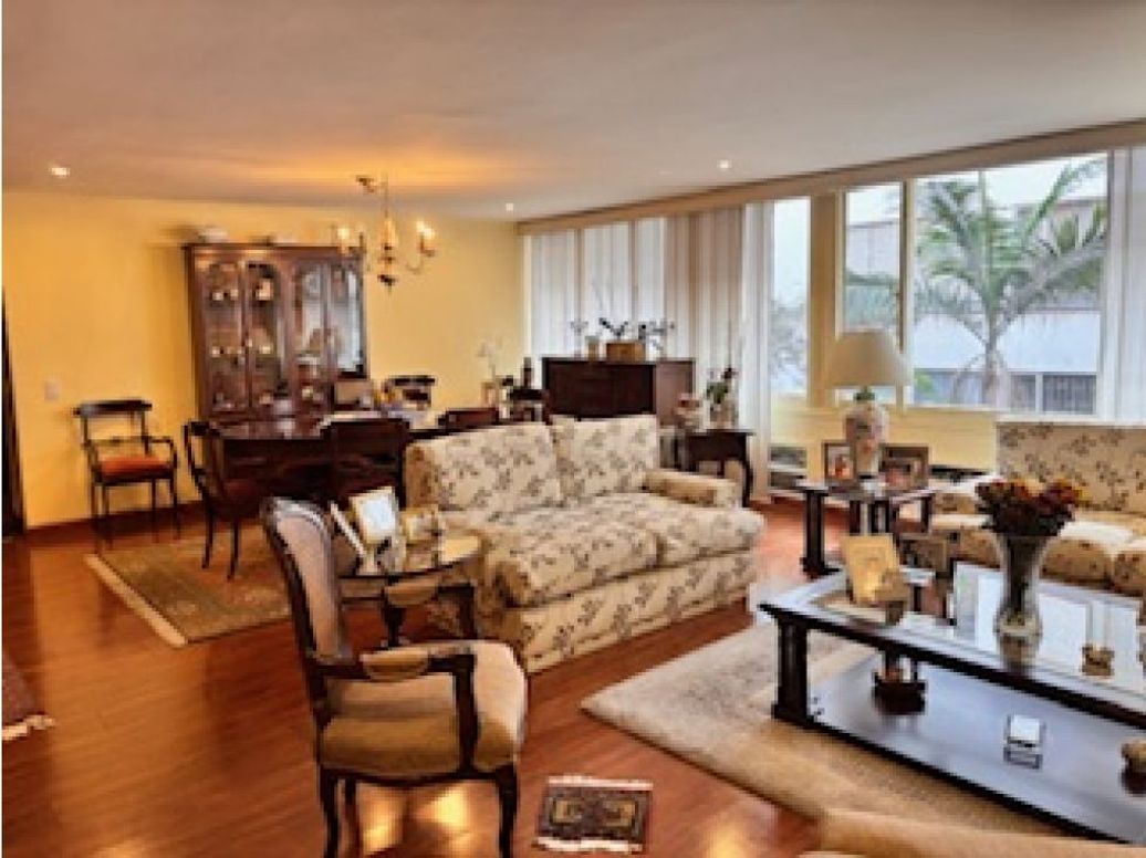 Apartamento de 3 alcobas en venta en Chico, Bogotá, 188 m² · foto 4 de 14