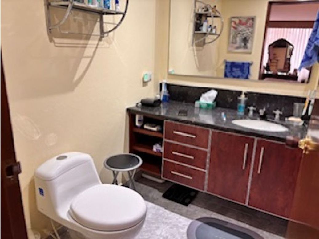 Apartamento de 3 alcobas en venta en Chico, Bogotá, 188 m² · foto 11 de 14