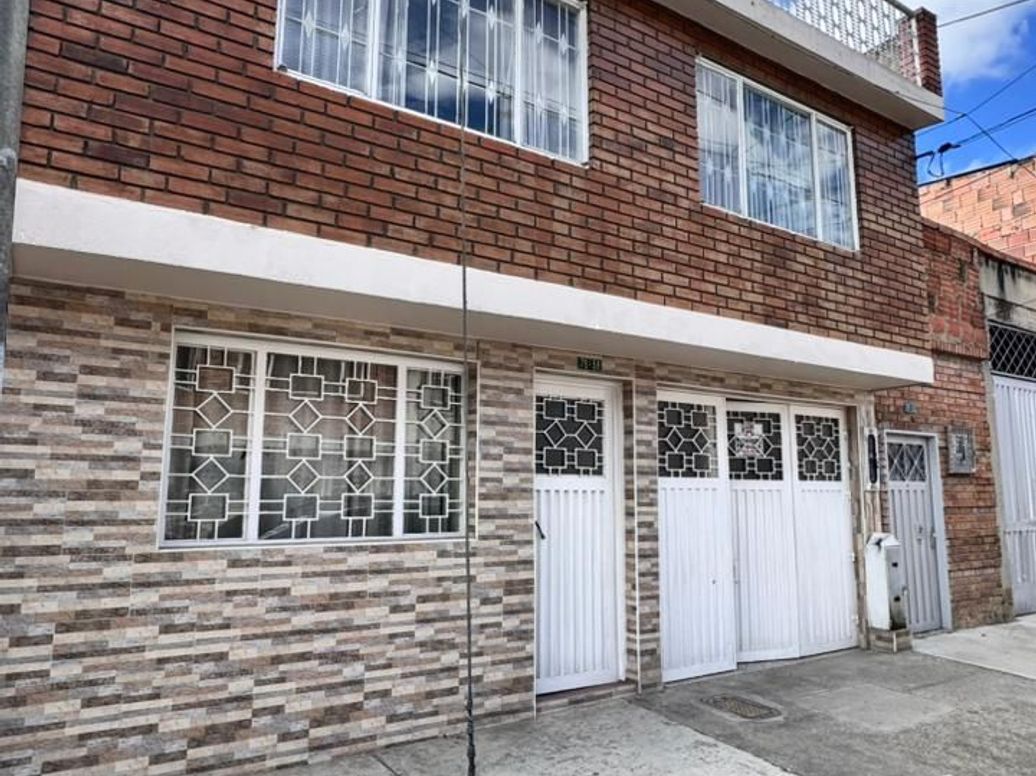 Casa de 6 alcobas en venta en El Retazo, Bogotá, 275 m² · foto 2 de 16
