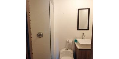 ingresa apartamento en arriendo

2 cuartos
2 closet
cocina integral
zona de ropas
2 baños cabinados
balcon
red de gas
amoblado

Arrendamientos Panorama Belén: 347 12 14
Asesora: Andres Gonzalez 312 8497104
