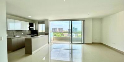 Este encantador apartamento se encuentra en una ubicación inmejorable, a solo pasos del corredor universitario, colegios y la Portoazul, lo que lo convierte en el lugar perfecto para disfrutar de la comodidad y la accesibilidad. Con 107.98m², este moderno y equilibrado apartamento te ofrece todo lo que necesitas. Al entrar, te recibirá un ambiente abierto en donde la sala, el comedor y la cocina se fusionan y integra al balcon con vista a la ciudad, ideal para relajarte y disfrutar de tu entorno. 
Cuenta con mueble de linos y un baño social para mayor comodidad. Tres alcobas, la principal cuenta con un baño y vestier, brindando un toque extra de lujo, mientras que las otras dos habitaciones comparten baño en pasillo. Cuenta con un parqueadero

El conjunto es conformado por 3 torres de 20 pisos cada uno con 4 apartamentos por piso, dos ascensores por torre y 3 niveles de parqueaderos cubiertos, ofrece todas las amenidades para la familia: piscina, gimnasio, BBQ, salon social, parque infantil