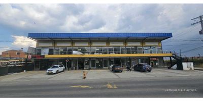 LOCALES DISPONIBLES PARA ARRIENDO Y VENTA ZIPAQUIRA 
Con áreas desde 83 m2 en primer y segundo piso, excelente ubicación sobre una vía principal 
