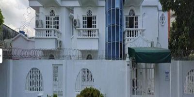 Casa comercial en Arriendo, Barrancabermeja, El recreo . Área construida: 400 mts, 13 alcobas y 6 baños Código inmobiliaria: 36642, para mayor información y revisar toda nuestra oferta visita nuestra pagina web: estebanrios.com o comuníquese a nuestro PBX: (607) 635 2877