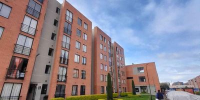 [VEN] ID HOUM: 153119

En Houm te ayudamos de forma fácil y segura. Los beneficios de comprar con nosotros:
    • Te ayudamos a conseguir financiamiento a través de una asesoría personalizada
    • Mediación y seguimiento de todo el proceso
    • Ponemos a tu disposición profesionales en notariado, registro y asesoría jurídica
¡Solo te preocupas de las firmas!

Departamento en venta, ubicado en el barrio Urbanización  Prados De Madrid, con una superficie construida de 48.00 m² y superficie total de 48.00 m². 

Sus principales características son:

    • 2 dormitorios
    • 1 baño
    • Admite mascotas
    • Año de construcción: 2018
            
Además, el inmueble cuenta con las siguientes amenidades:

    • Salón de eventos
    • Zona de juegos
    • Gimnasio
    • Zona de asadores

Si compras con nosotros, te brindamos asesoría personalizada durante todo el proceso.
Más que una inmobiliaria, somos Houm.
*Aplican T&C