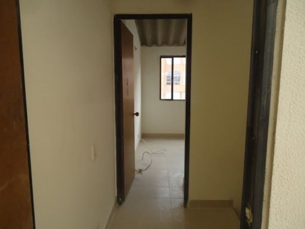 Casa de 4 alcobas en venta en Sabana De Tibabuyes, Bogotá, 90 m² · foto 3 de 20