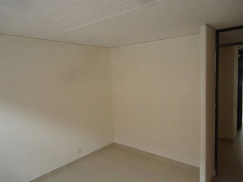 Casa de 4 alcobas en venta en Sabana De Tibabuyes, Bogotá, 90 m² · foto 11 de 20
