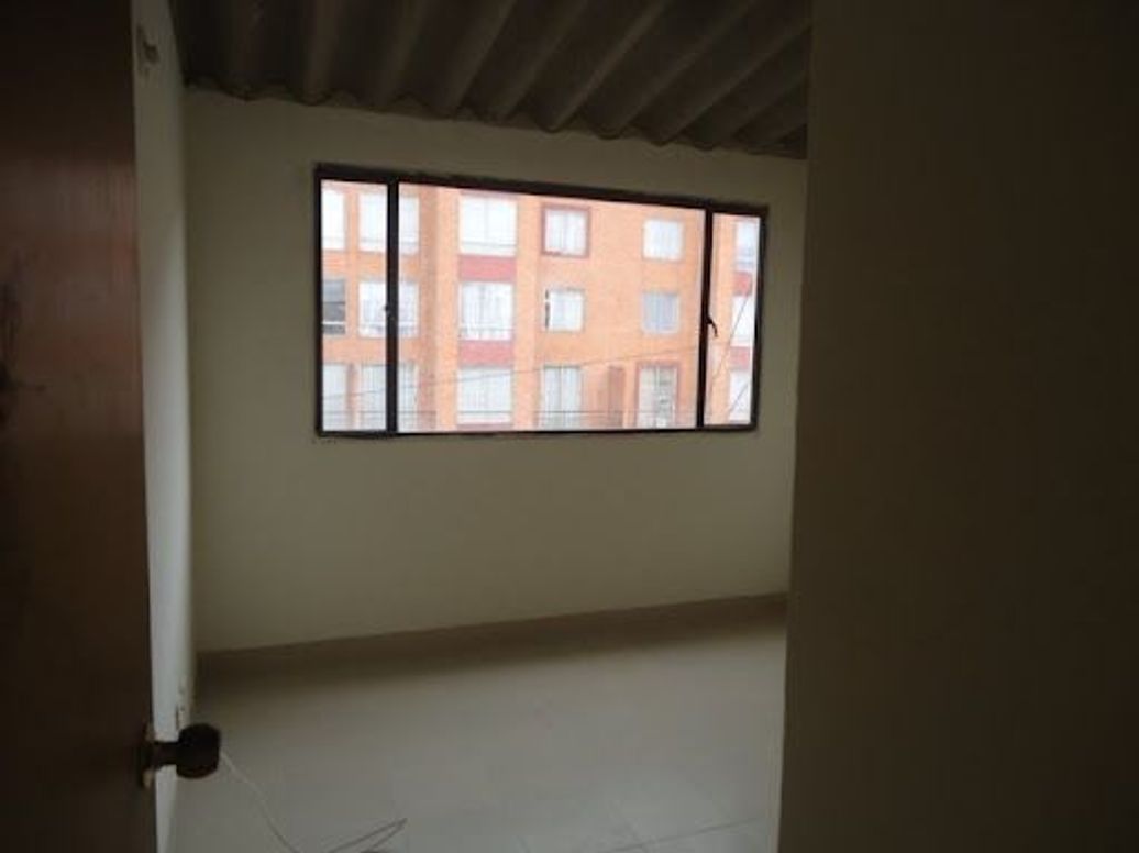Casa de 4 alcobas en venta en Sabana De Tibabuyes, Bogotá, 90 m² · foto 4 de 20
