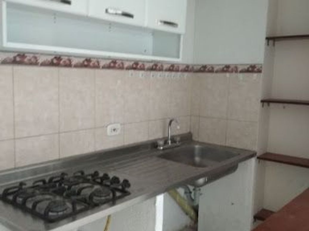 Casa de 4 alcobas en venta en Sabana De Tibabuyes, Bogotá, 90 m² · foto 2 de 20