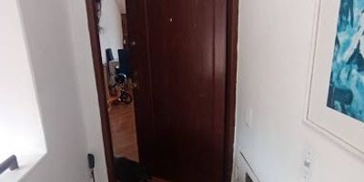 APTO 82 MTRS DOS HABITACIONES DOS BAÑOS PISOS  EN MADERA COCINA INTEGRAL A GAS ZONA DE LAVANDERIA SALA COMERDOR 1 PARQUEADERO 399-2293