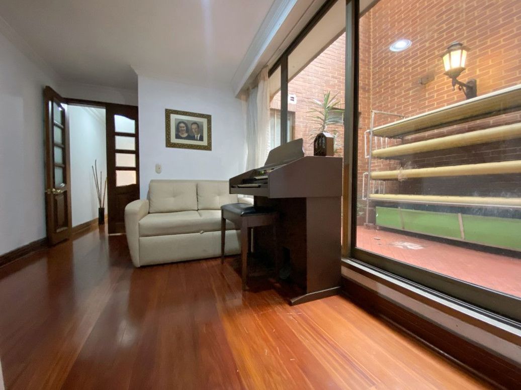 Apartamento de 3 alcobas en venta en Bellavista, Bogotá, 204 m² · foto 8 de 19