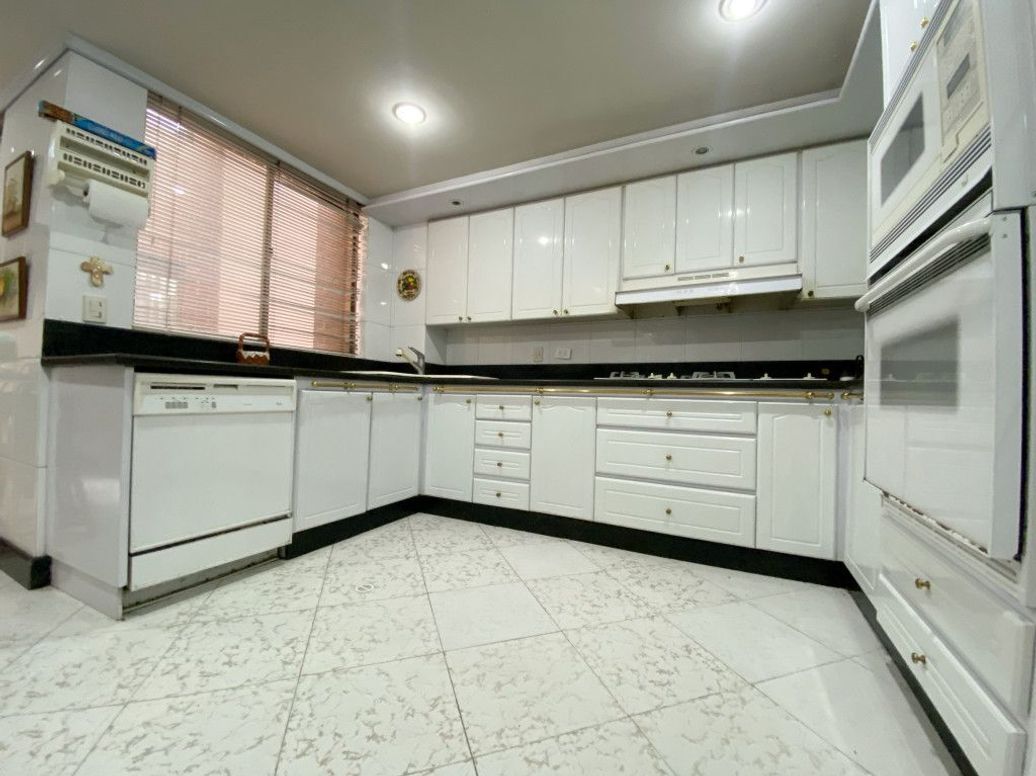Apartamento de 3 alcobas en venta en Bellavista, Bogotá, 204 m² · foto 6 de 19