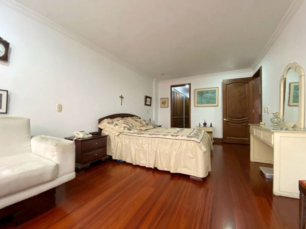 Apartamento de 3 alcobas en venta en Bellavista, Bogotá, 204 m² · foto 11 de 19