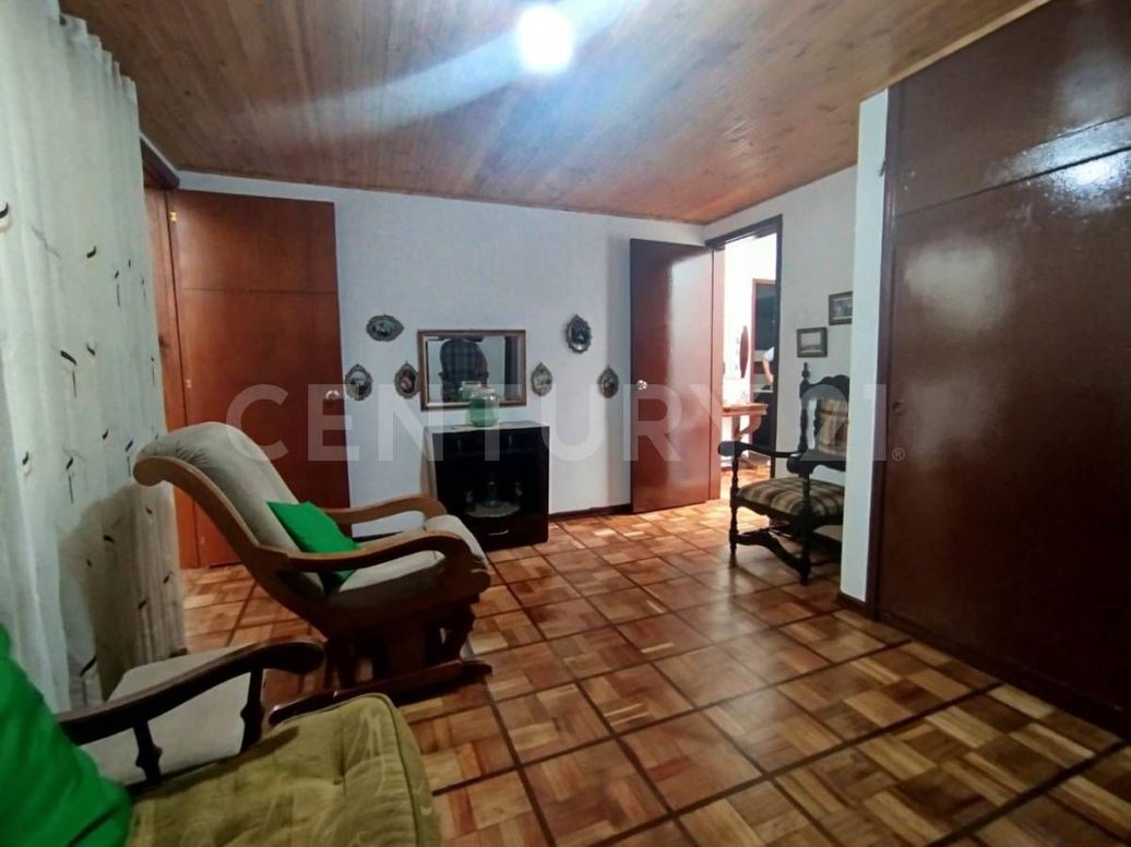 Casa de 10 alcobas en venta en Santa Isabel, Bogotá, 490 m² · foto 9 de 20