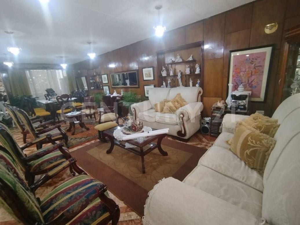 Casa de 10 alcobas en venta en Santa Isabel, Bogotá, 490 m² · foto 13 de 20