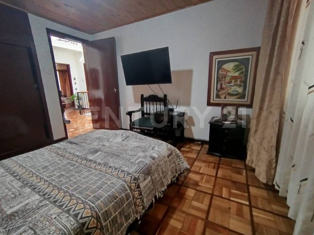 Casa de 10 alcobas en venta en Santa Isabel, Bogotá, 490 m² · foto 11 de 20