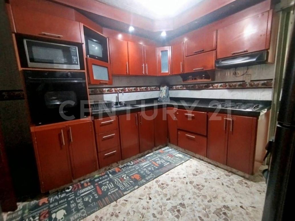 Casa de 10 alcobas en venta en Santa Isabel, Bogotá, 490 m² · foto 19 de 20
