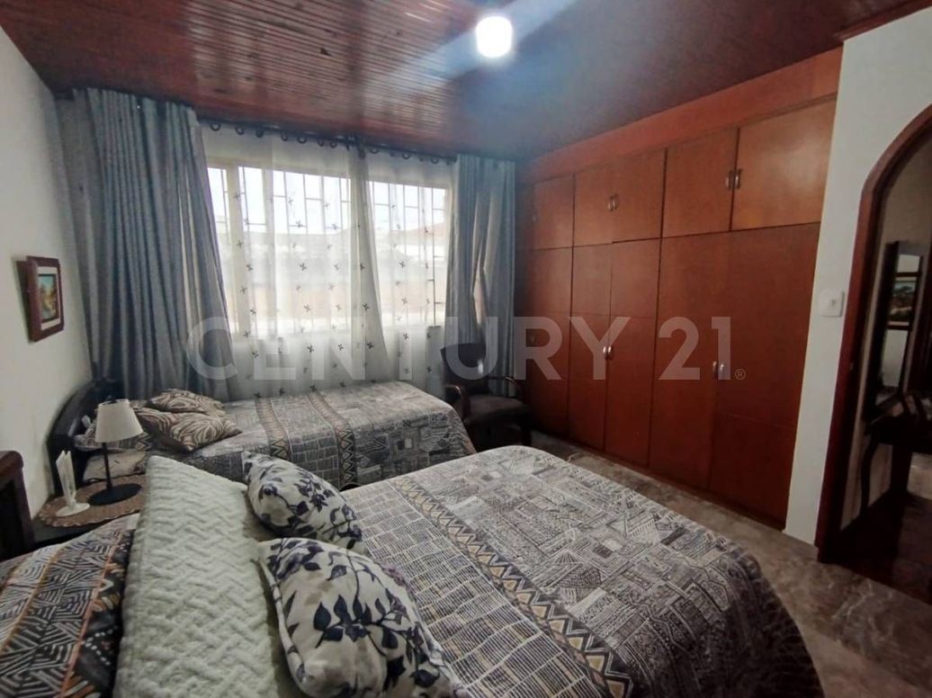Casa de 10 alcobas en venta en Santa Isabel, Bogotá, 490 m² · foto 7 de 20