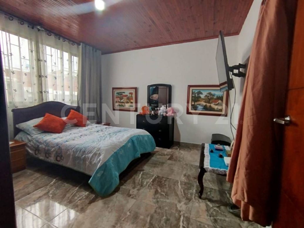 Casa de 10 alcobas en venta en Santa Isabel, Bogotá, 490 m² · foto 8 de 20