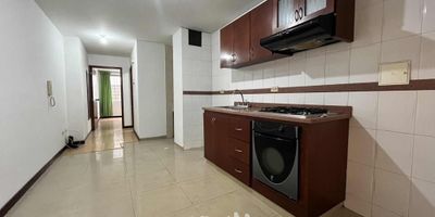 [ARR] ID HOUM: 153491

Entérate de todos los beneficios al arrendar con nosotros:
    • Asistencia e intermediación con el propietario
    • Firma tu contrato online
    • Arrienda sin burocracia, sin papeleos ni notarías

Departamento en arriendo, ubicado en el barrio El Recuerdo, con una superficie construida de 36.00 m² y superficie total de 36.00  m². 

Sus principales características son:

    • No amoblado
    • 1 dormitorio
    • 1 baño
    • Admite mascotas
    • 1 parqueadero
    • Piso 2
    • Año de construcción: 2014
            
Si arriendas con nosotros, te brindamos asesoría personalizada durante todo el proceso.
        

Requisitos para arrendar con nosotros:

    • Arrienda sin codeudor*, fácil, rápido y seguro
    • Demuestra un ingreso mensual neto de al menos 2.5 veces el valor del arriendo (los ingresos mensuales se pueden complementar por las personas que vivirán en este inmueble)
    • Completa tu información básica y mándanos tus extractos bancarios o documentos que demuestren tus ingresos
    • No debes tener reportes negativos en centrales de crédito
        

IMPORTANTE:

    • Te invitamos a agendar una visita a esta propiedad
    • Si tienes alguna duda por favor puedes solicitar más información desde los portales como también contactarte directamente con nosotros
    
Más que una inmobiliaria, somos Houm.
*Aplican T&C