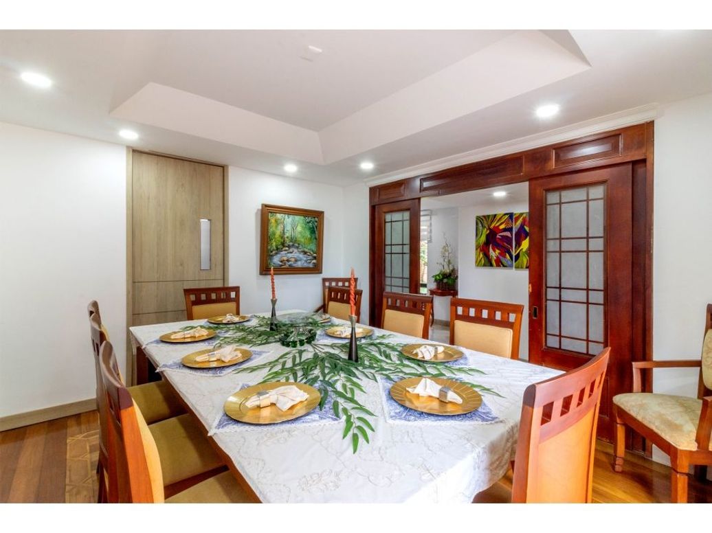 Casa de 3 alcobas en venta en Gratamira, Bogotá, 302 m² · foto 4 de 20