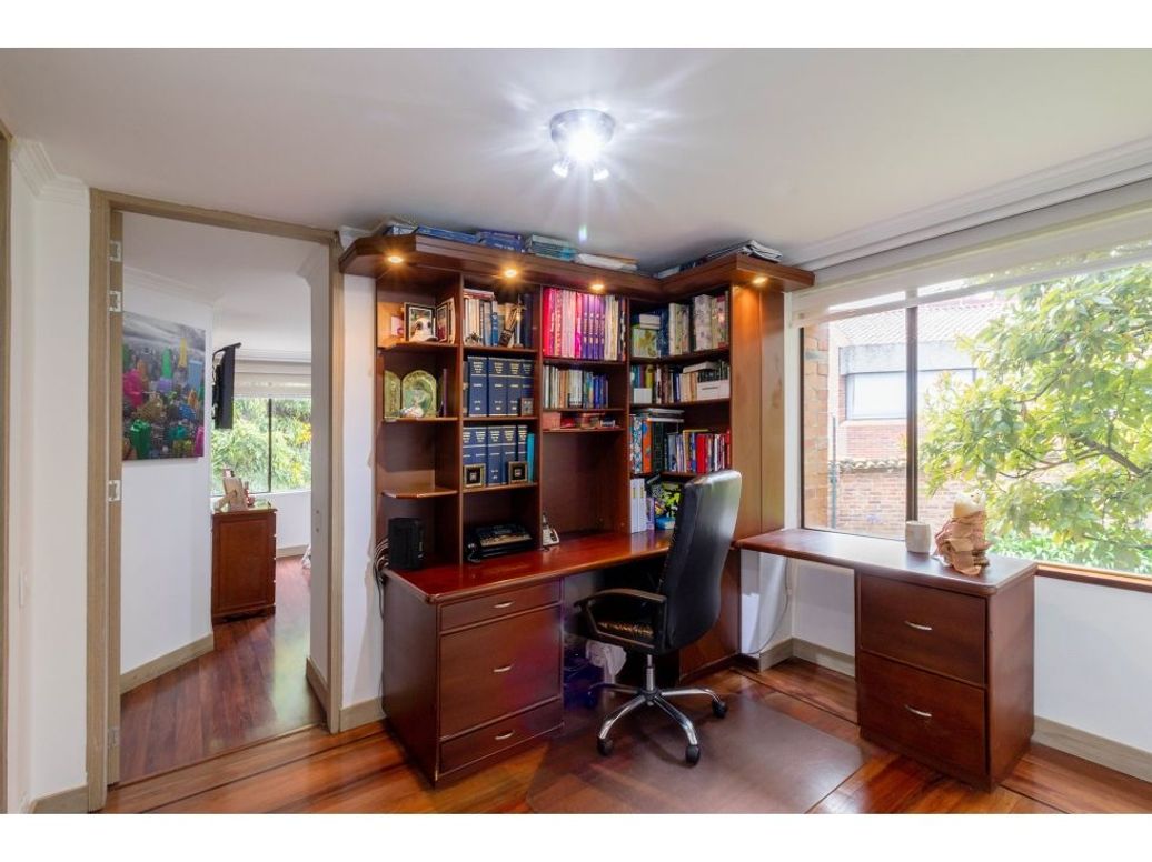 Casa de 3 alcobas en venta en Gratamira, Bogotá, 302 m² · foto 18 de 20