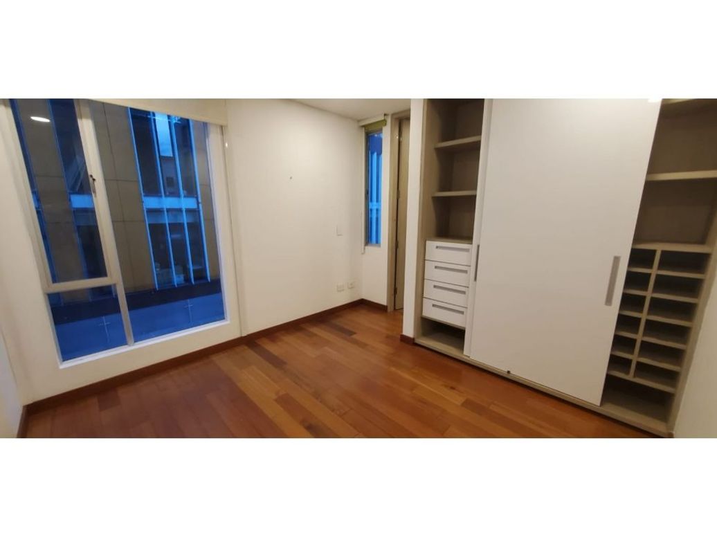 Apartamento de 2 alcobas en venta en Santa Barbara, Bogotá, 86 m² · foto 6 de 17
