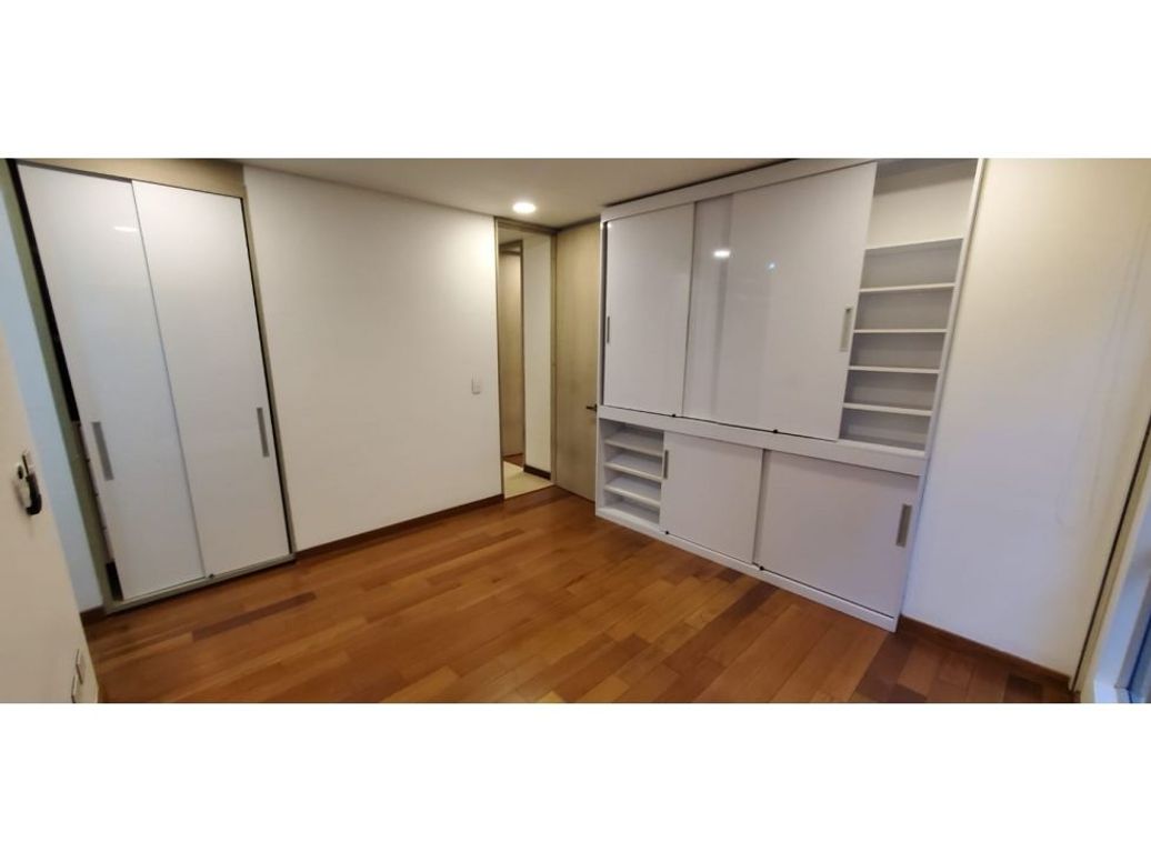 Apartamento de 2 alcobas en venta en Santa Barbara, Bogotá, 86 m² · foto 2 de 17