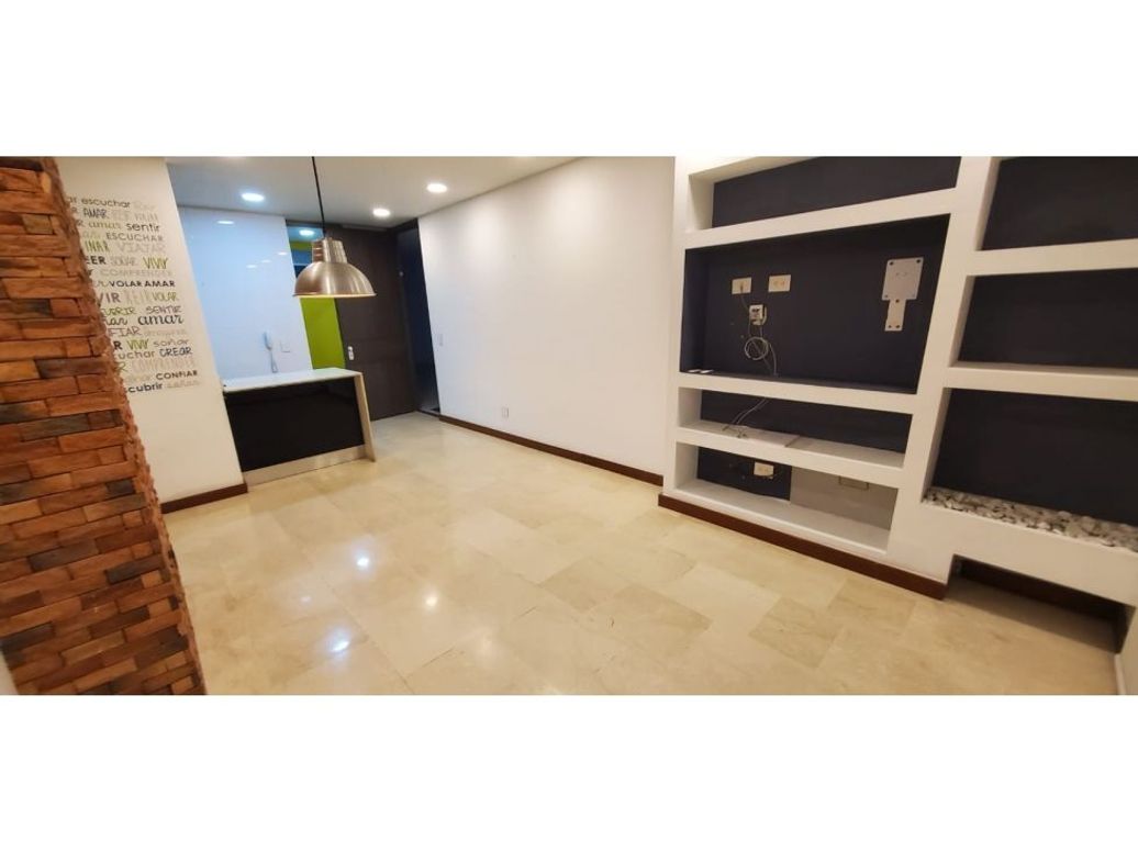 Apartamento de 2 alcobas en venta en Santa Barbara, Bogotá, 86 m² · foto 3 de 17
