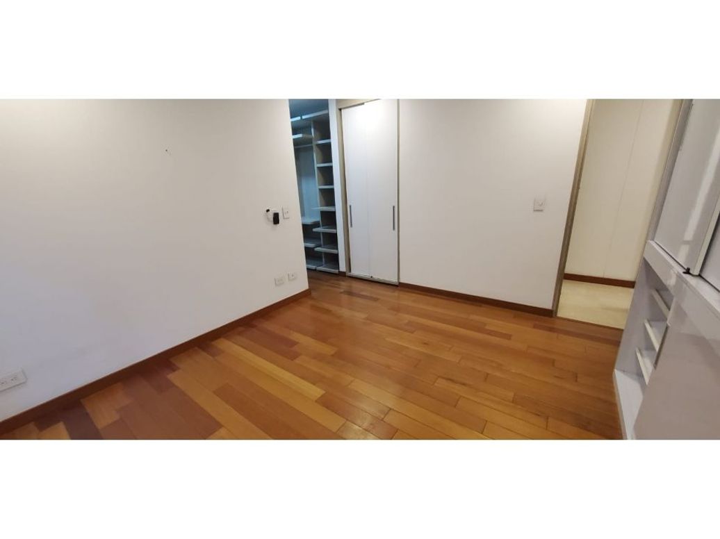 Apartamento de 2 alcobas en venta en Santa Barbara, Bogotá, 86 m² · foto 4 de 17
