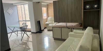 ? Apartaestudio totalmente amoblado en excelente ubicación ?

Disfruta de la comodidad y el diseño moderno de este apartaestudio, ideal para renta larga. Ubicado en una zona privilegiada de laureles , cuenta con:

✨ Internet de alta velocidad (500MG) ? TV por cable incluido ❄️ Aire acondicionado split para tu confort ? Administración incluida en el canon ?️ Edificio con portería 24/7 ? Parqueadero privado cubierto
