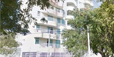 CÓDIGO. 9126FR664. El Apto está ubicado en un tercer piso, Cuenta con Dos Habitaciones, Un Baño, Sala Comedor, Cocina, Zona de Labores y Parqueadero.  El Edificio cuenta con Ascensor, Parque Infantil y Salón Comunal y esta Ubicado en el Barrio Santa Ana al lado del Barrio Jardín, a solo unas cuadras de los escenarios deportivos de la Villa Olímpica. SI ESTA PROPIEDAD ES DE SU INTERÉS, CONTÁCTENOS Y AGENDAMOS UNA CITA 
